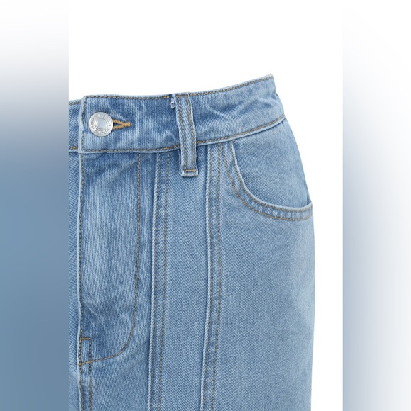 NWT Mistress Rocks 'DAWN' — Size: S (Small)
Washed Denim Twisted Seam Jeans - Picture 3 of 11